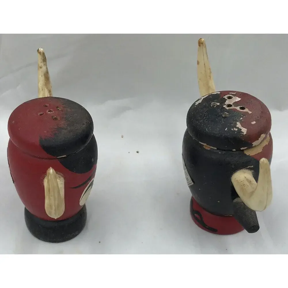 longhorn cow‎ salt /pepper shakers. 623BB